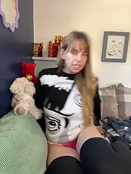 thigh hi online show from 9, 1, 2025