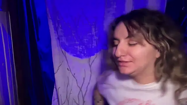 mamifresita online show from 4, 12, 2025