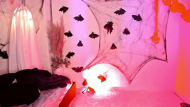 Scarlet lace online show from 20, 10, 2025