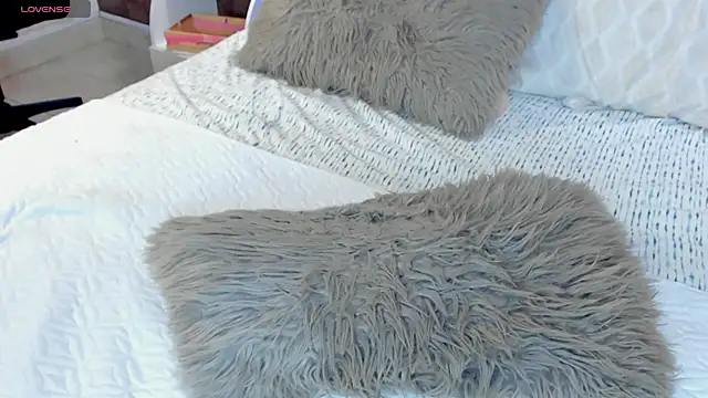 Scarlet lace online show from 27, 2, 2025