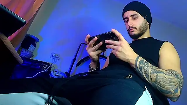 XanderCage99 online show from 7, 2, 2026