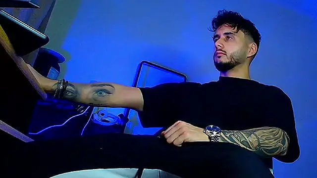 XanderCage99 online show from 11, 2, 2026