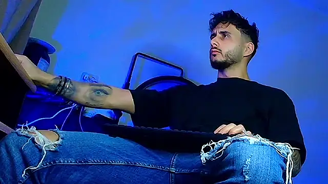 XanderCage99 online show from 13, 2, 2026