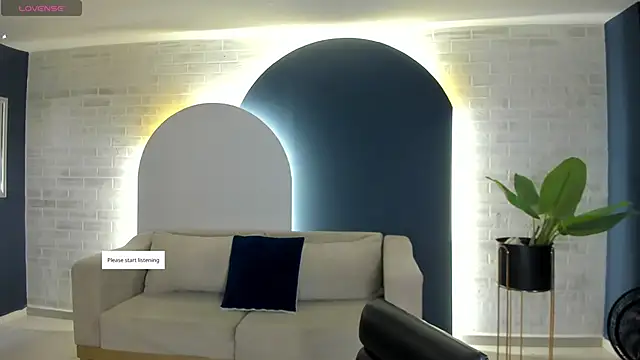 NiaSalvatore online show from 28, 4, 2026