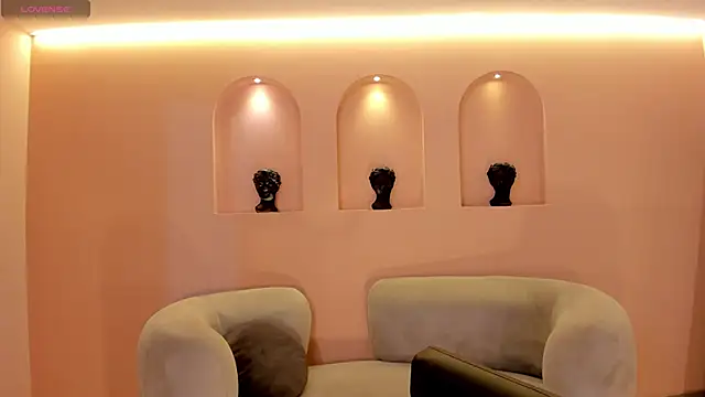 NiaSalvatore online show from 19, 10, 2025