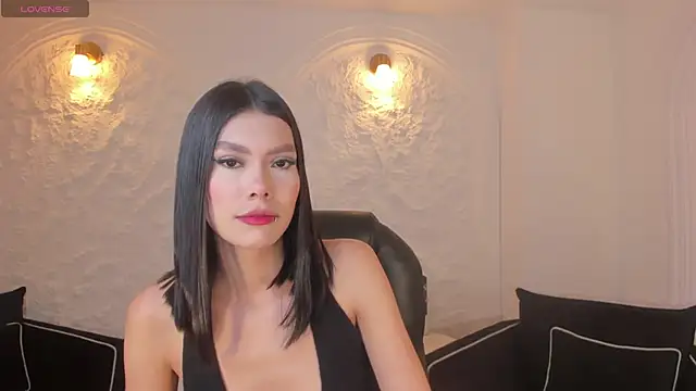 NiaSalvatore online show from 23, 11, 2025