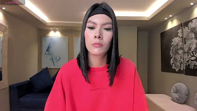 NiaSalvatore online show from 10, 10, 2025