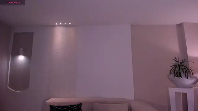 NiaSalvatore online show from 22, 12, 2025