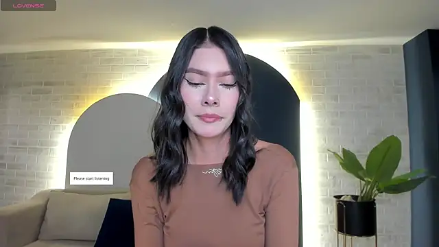 NiaSalvatore online show from 5, 5, 2026