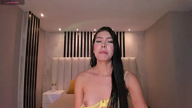 NiaSalvatore online show from 13, 3, 2025