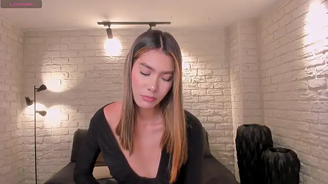 Snapshot of NiaSalvatore chatting on 20, 6, 2026 NiaSalvatore online show from 20, 6, 2026