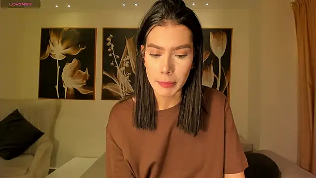 NiaSalvatore online show from 19, 4, 2026