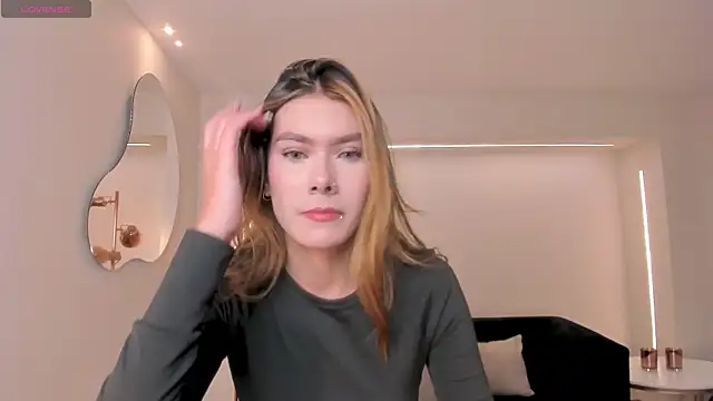 NiaSalvatore online show from 14, 5, 2026