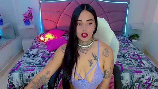 Carolaine01 online show from 24, 9, 2025