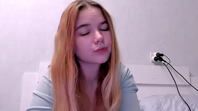lia lovelly online show from 4, 3, 2025