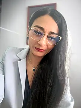 BELLA--26 online show from 3, 11, 2025