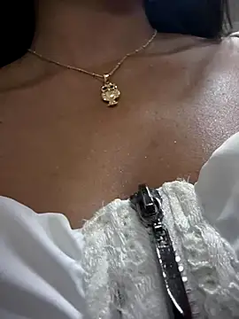 BELLA--26 online show from 6, 10, 2025