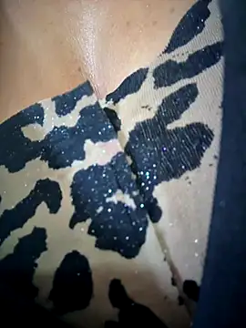 BELLA--26 online show from 9, 10, 2025