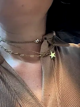 BELLA--26 online show from 22, 9, 2025