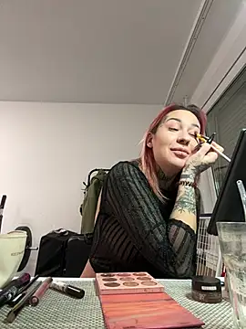 Mia-Fuchs online show from 3, 3, 2025