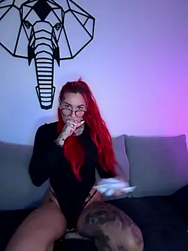 Mia-Fuchs online show from 29, 9, 2025