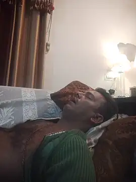 MAGNETICDADDY8 online show from 10, 10, 2025