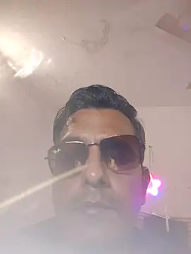 MAGNETICDADDY8 online show from 20, 10, 2025