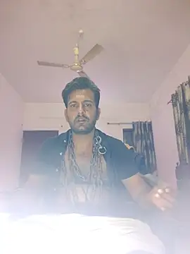 MAGNETICDADDY8 online show from 2, 11, 2025