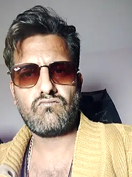 MAGNETICDADDY8 online show from 9, 11, 2025