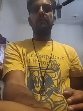 MAGNETICDADDY8 online show from 31, 10, 2025