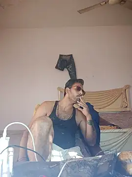 MAGNETICDADDY8 online show from 3, 11, 2025