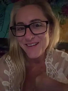 RoxytheBluepill online show from 11, 1, 2025