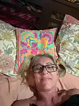 RoxytheBluepill online show from 17, 1, 2025