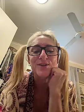 RoxytheBluepill online show from 17, 1, 2025