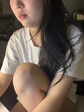 michikami18 online show from 5, 1, 2025