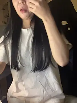 michikami18 online show from 4, 1, 2025