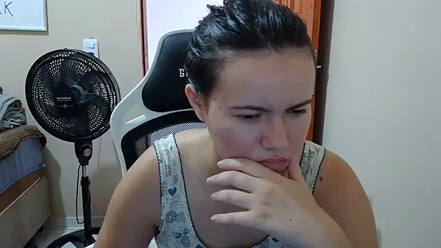 camillebr online show from 21, 2, 2025