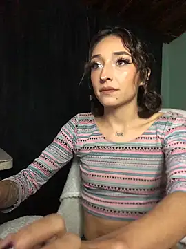 Snapshot of NickiYoung chatting on 31, 1, 2025 NickiYoung online show from 31, 1, 2025