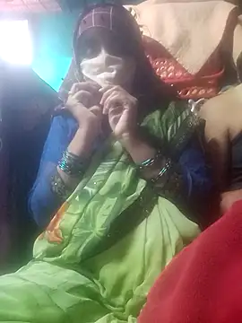 Snapshot of YourHotRandi chatting on 5, 2, 2026 YourHotRandi online show from 5, 2, 2026