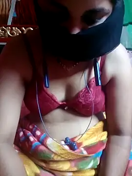 Snapshot of YourHotRandi chatting on 3, 10, 2025 YourHotRandi online show from 3, 10, 2025