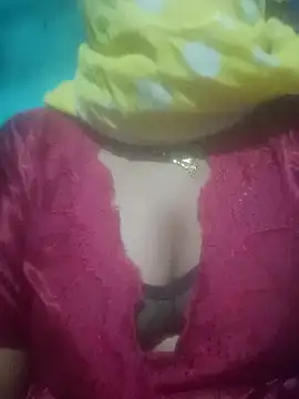 Snapshot of YourHotRandi chatting on 8, 1, 2025 YourHotRandi online show from 8, 1, 2025