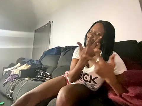 Yoshibaby2670 online show from 1, 12, 2025