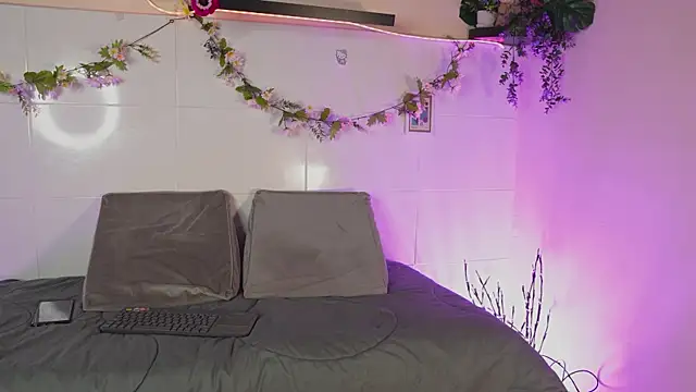 Snapshot of bri_cullen chatting on 1, 10, 2025 bri cullen online show from 1, 10, 2025