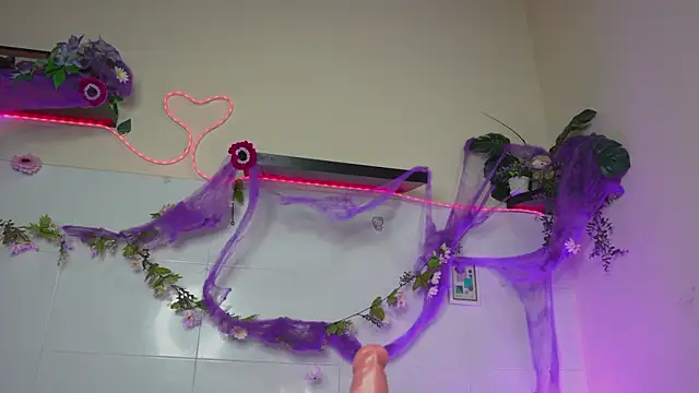 Snapshot of bri_cullen chatting on 6, 11, 2025 bri cullen online show from 6, 11, 2025