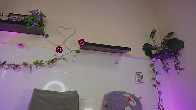 Snapshot of bri_cullen chatting on 12, 11, 2025 bri cullen online show from 12, 11, 2025