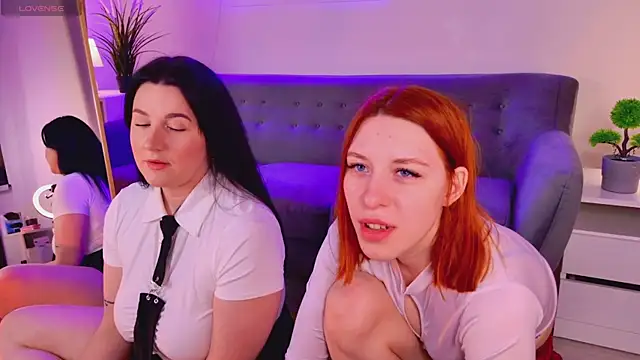 Mikka Blush online show from 28, 11, 2025