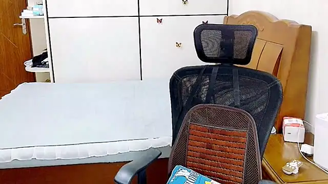 Strawberry baby online show from 12, 10, 2025