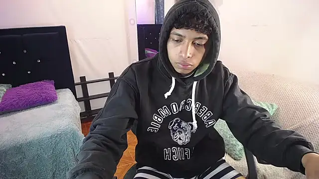 twinkmilk  online show from 7, 3, 2025