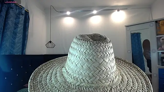 twinkmilk  online show from 21, 3, 2025