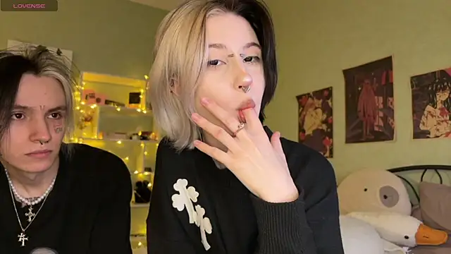 VeryRare TwinS online show from 6, 10, 2025